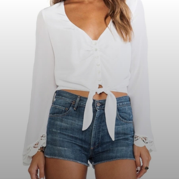 Stone Cold Fox Felipe Tie Front Blouse - Picture 3 of 11